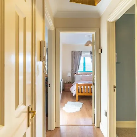 Apartment Luxurious From